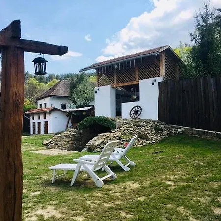 Mátrai Pincés Udvar