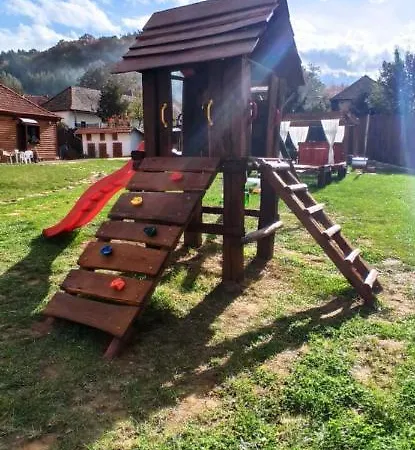 Mátrai Pincés Udvar *