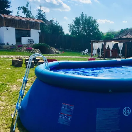 Mátrai Pincés Udvar *