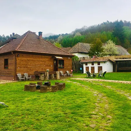 Case de vacanță Matrai Pinces Udvar *