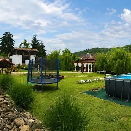 Mátrai Pincés Udvar * Mátramindszent