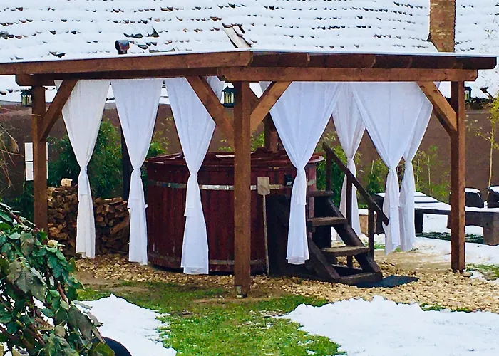 Matrai Pinces Udvar Ferienhaus *
